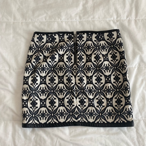 Express Mini Skirt - Picture 4 of 4